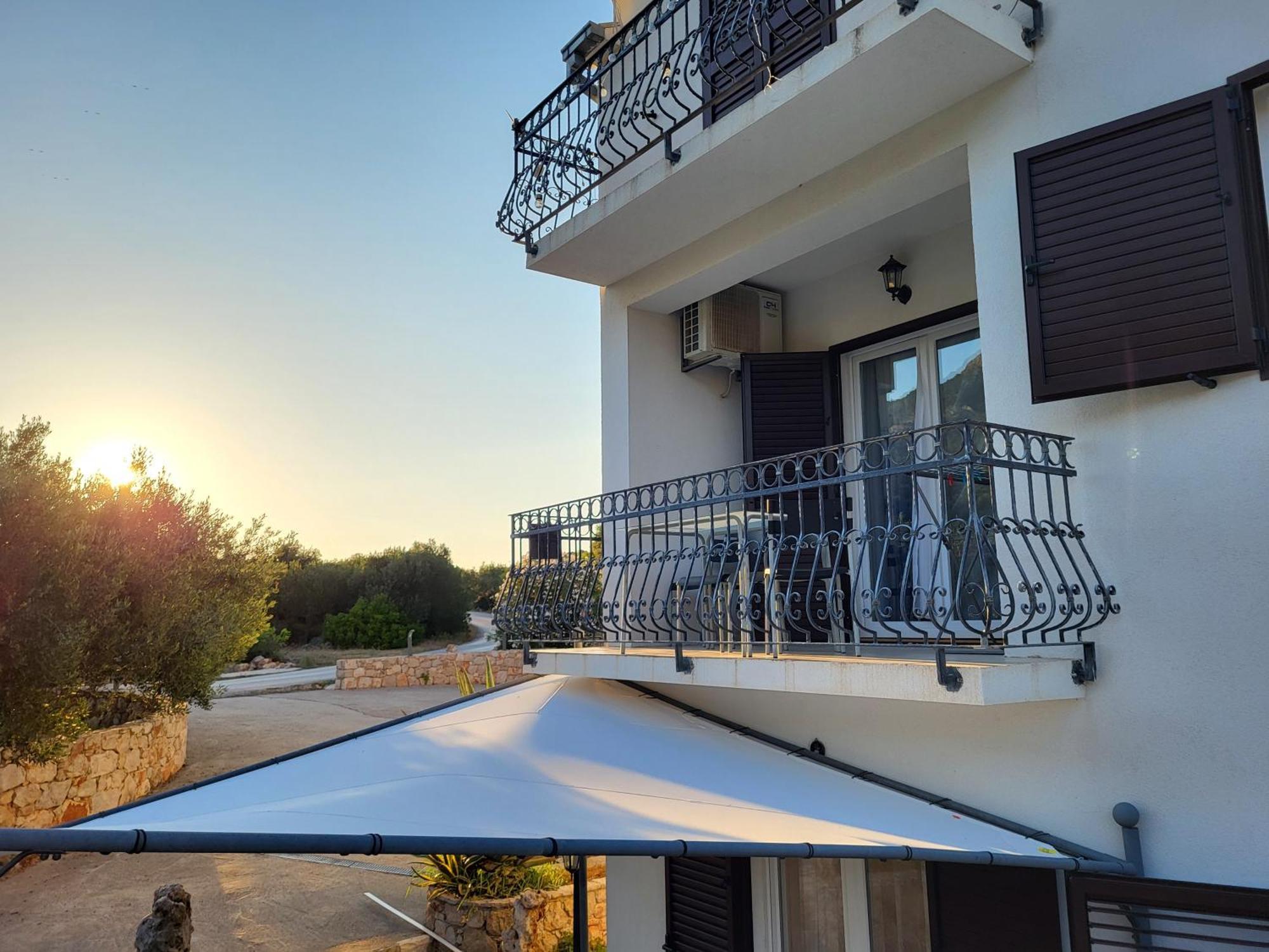 Apartments Pitve Jelsa  Exterior foto